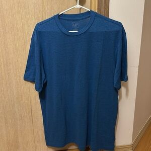 Gap T Shirt